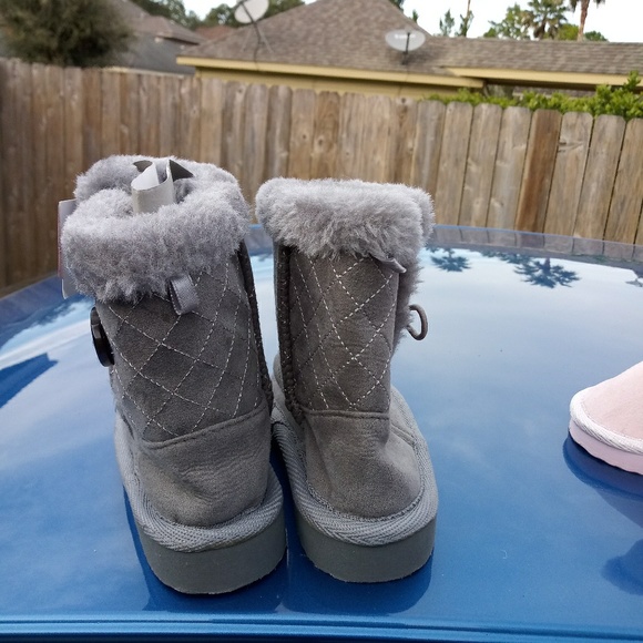 Boots - Picture 2 of 4